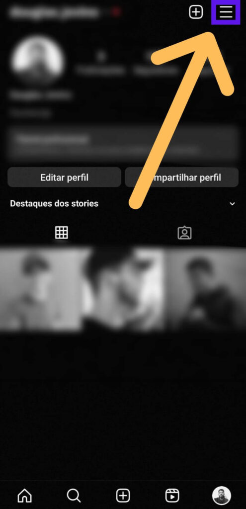 Perfil do Instagram com indicativos no ícone com três traços horizontais